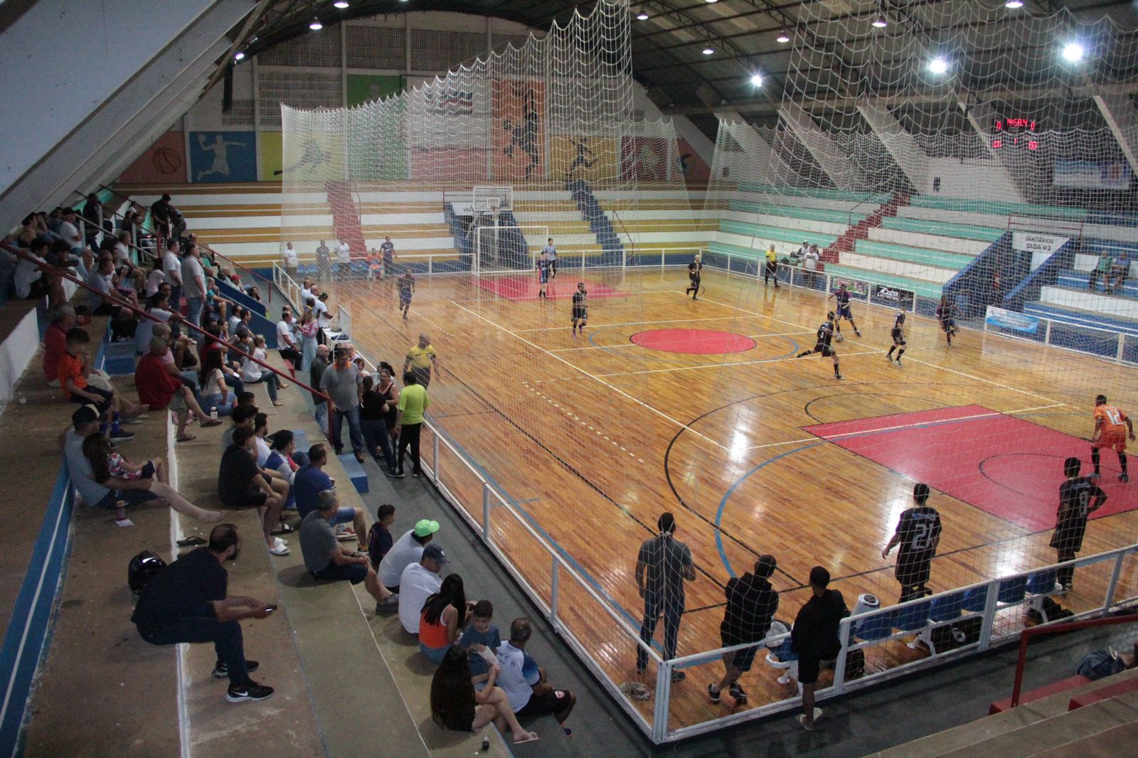 Comerciários de Lins retoma com sucesso o Torneio SECOL de Futsal