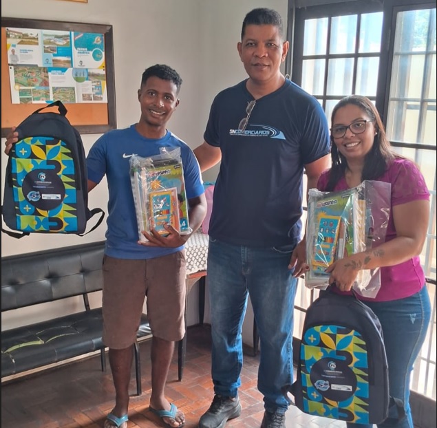 Sindicato dos Comerciários de Lins e Região distribui 200 kits escolares à Família Comerciária