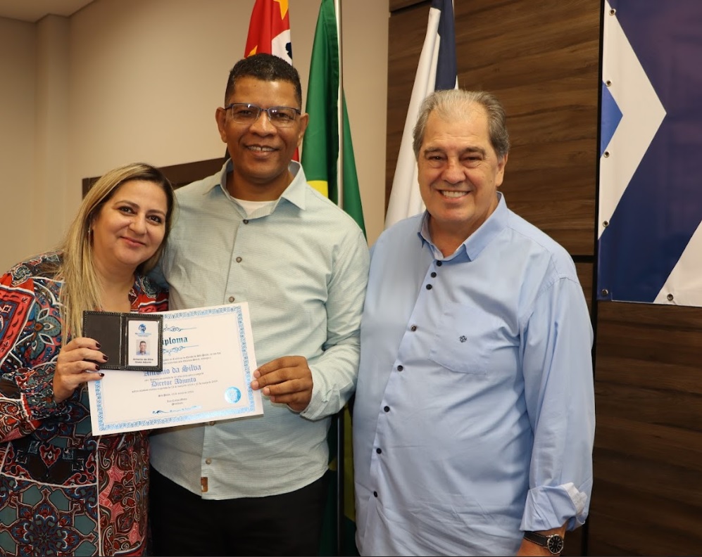 REPRESENTATIVIDADE | Antonio Silva, presidente do Sindicato dos Comerciários de Lins e Região, foi empossado